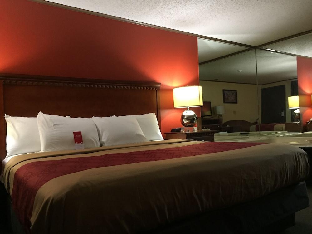Econo Lodge Norwalk Kültér fotó
