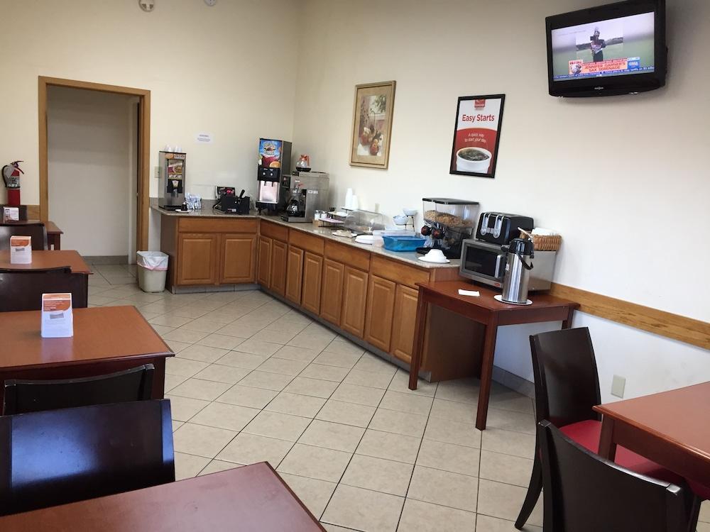 Econo Lodge Norwalk Kültér fotó