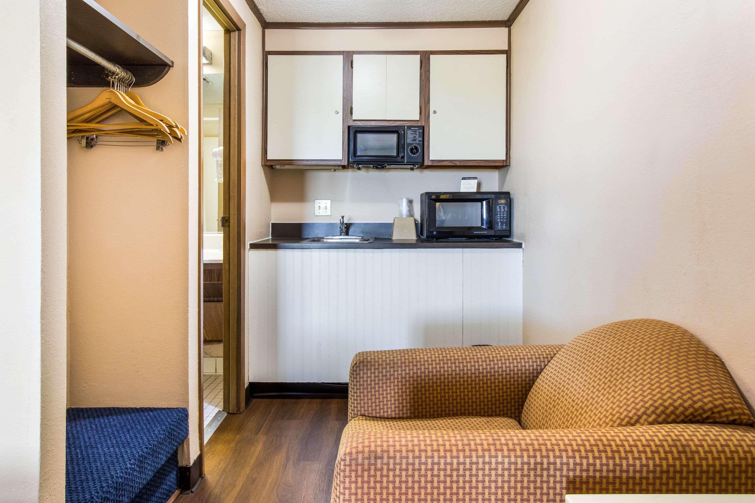 Econo Lodge Norwalk Kültér fotó