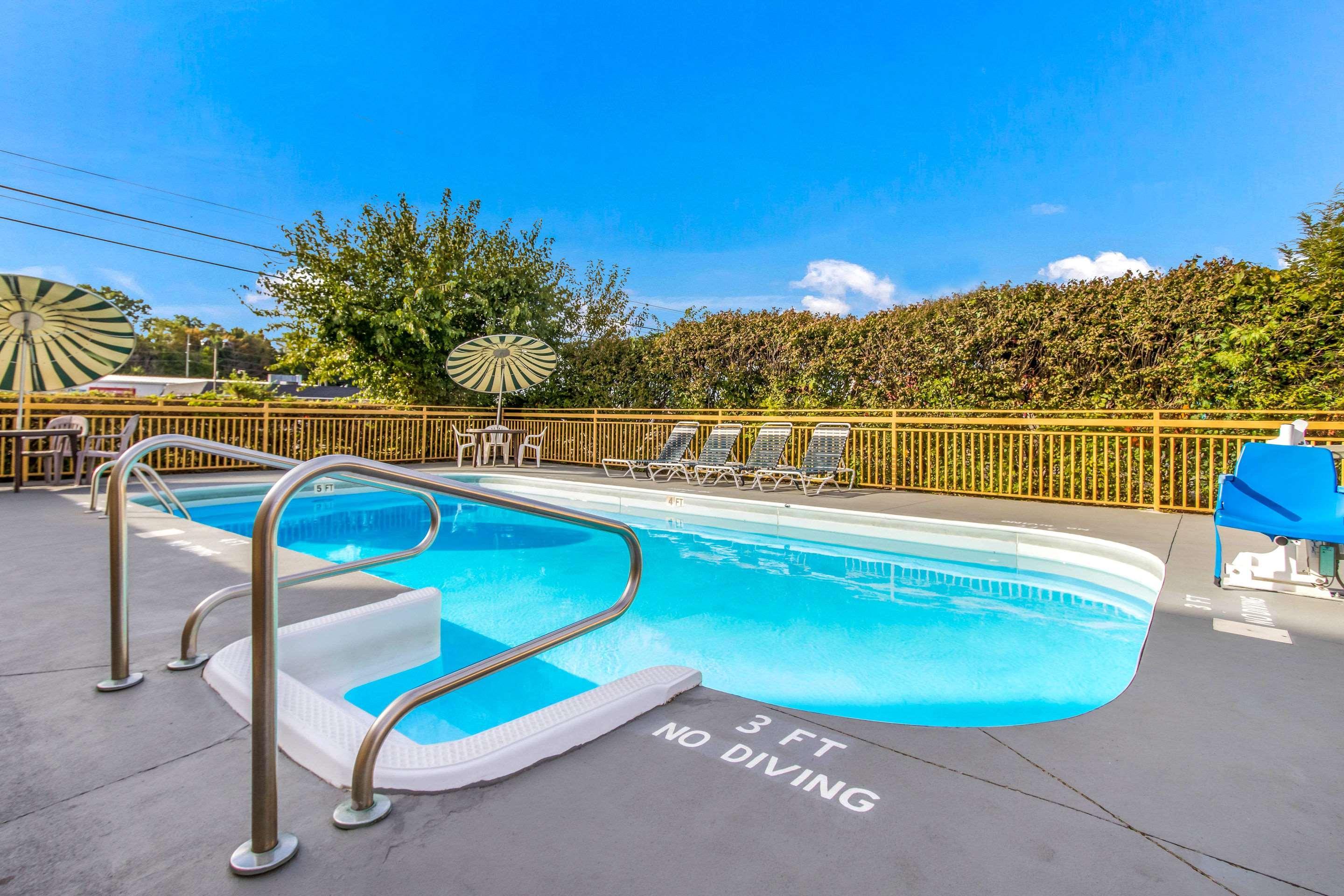 Econo Lodge Norwalk Kültér fotó