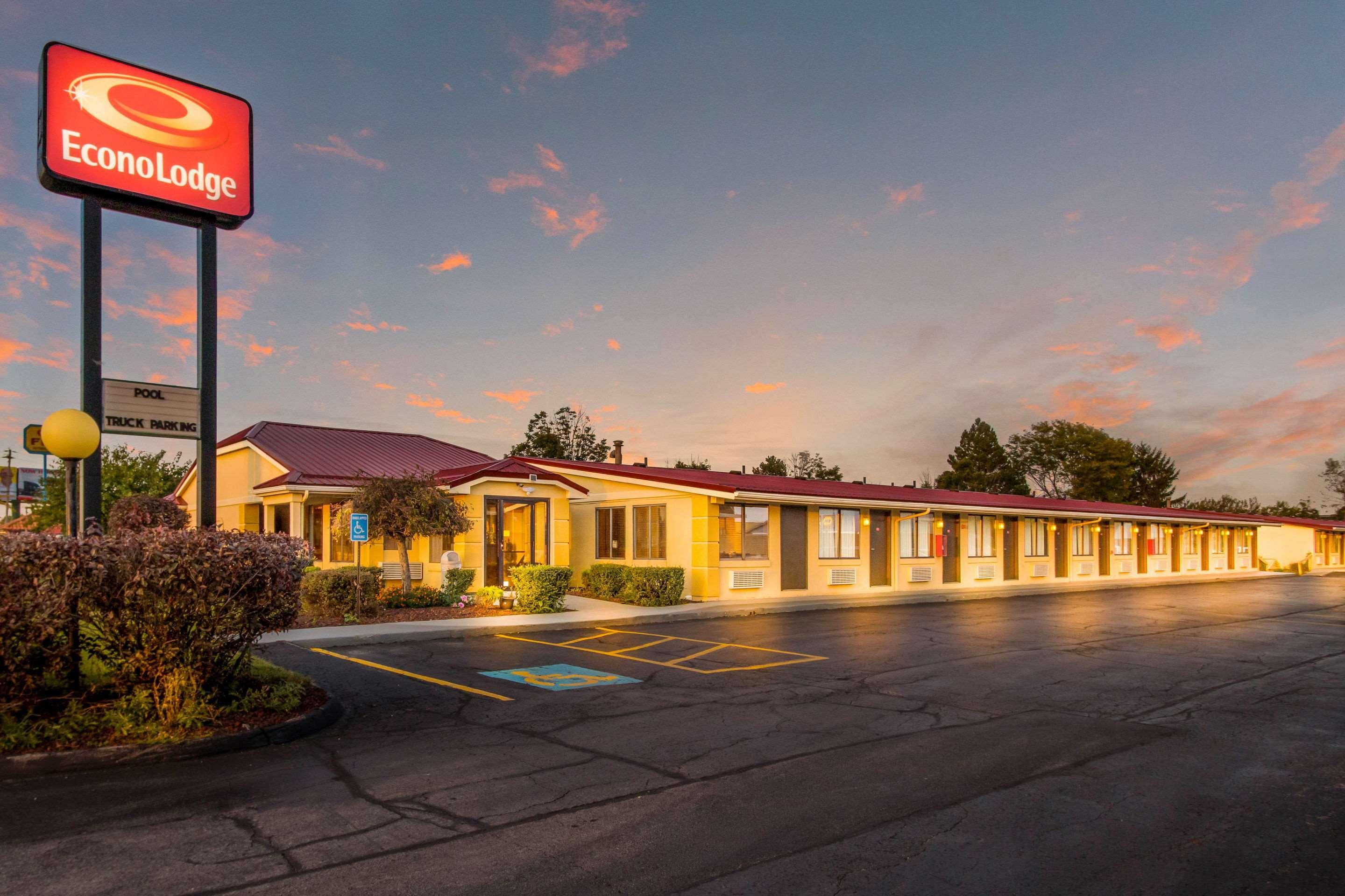 Econo Lodge Norwalk Kültér fotó
