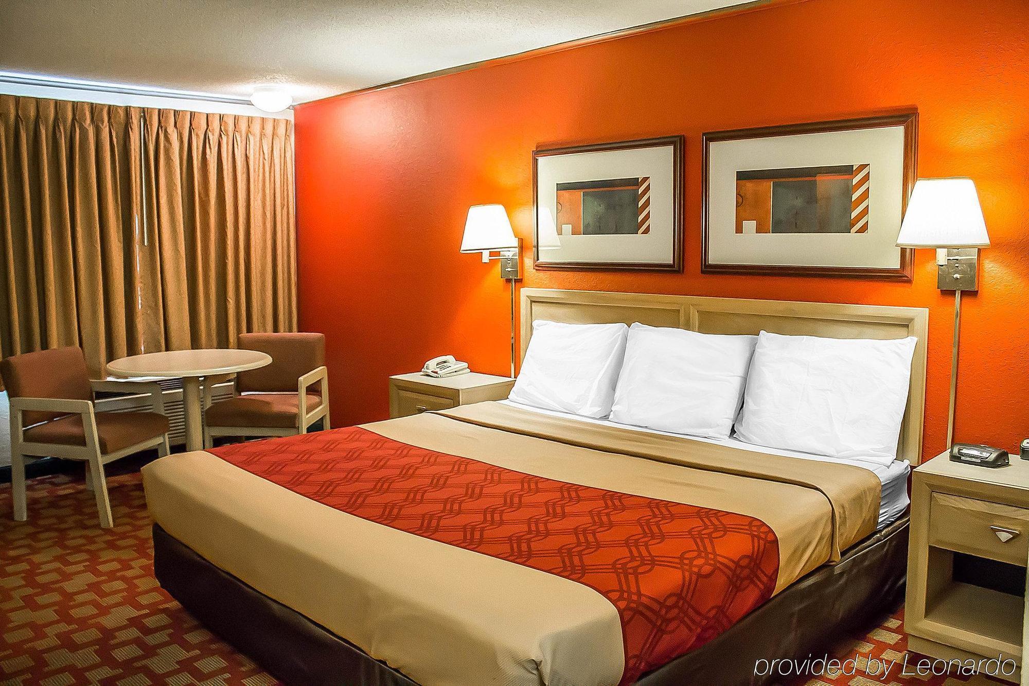 Econo Lodge Norwalk Kültér fotó
