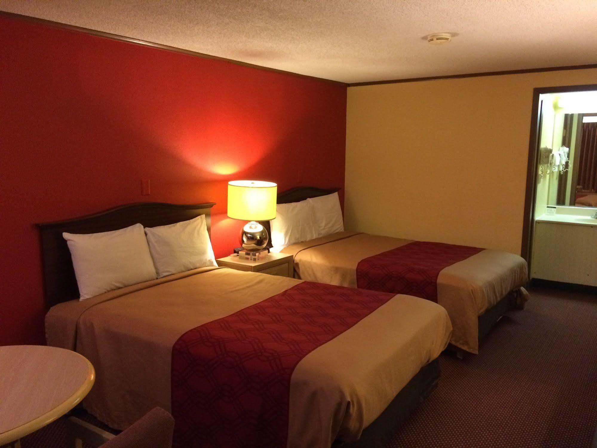 Econo Lodge Norwalk Kültér fotó