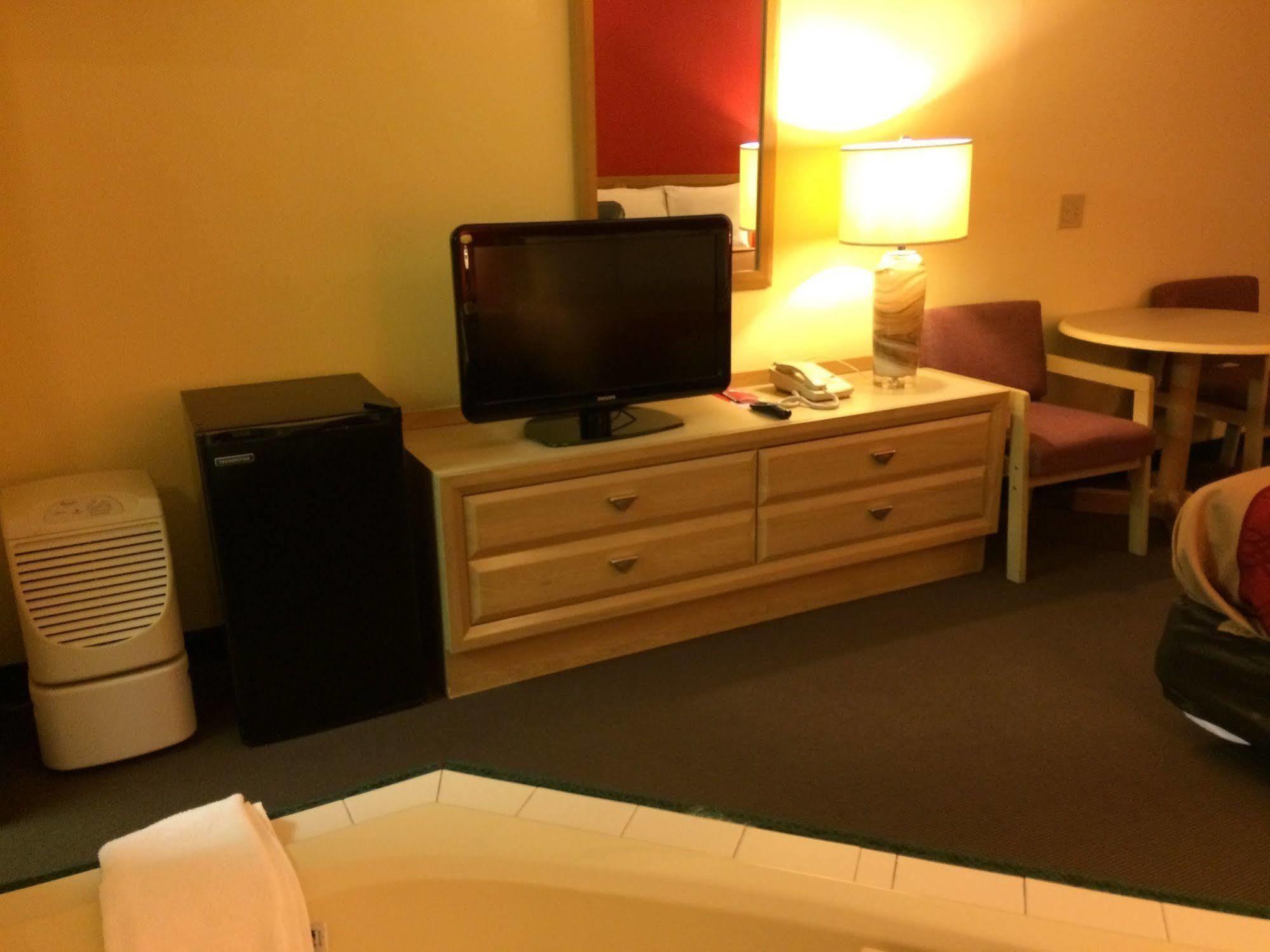 Econo Lodge Norwalk Kültér fotó